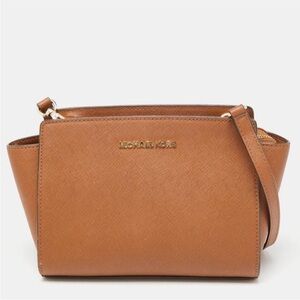Michael Kors Brown Saffiano Leather
Small Selma Crossbody Bag